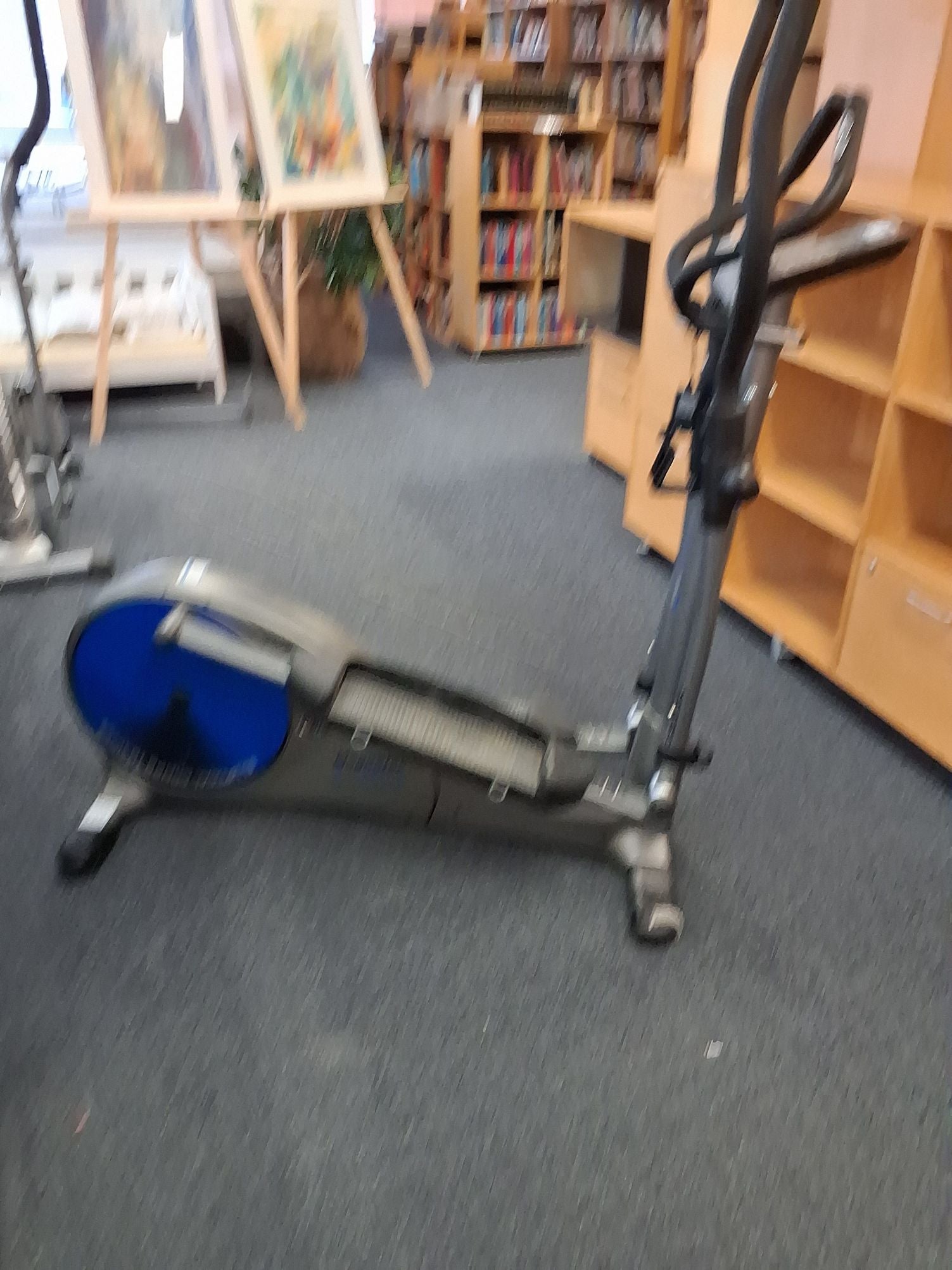 Crosstræner motionscykel - Peak Fitness